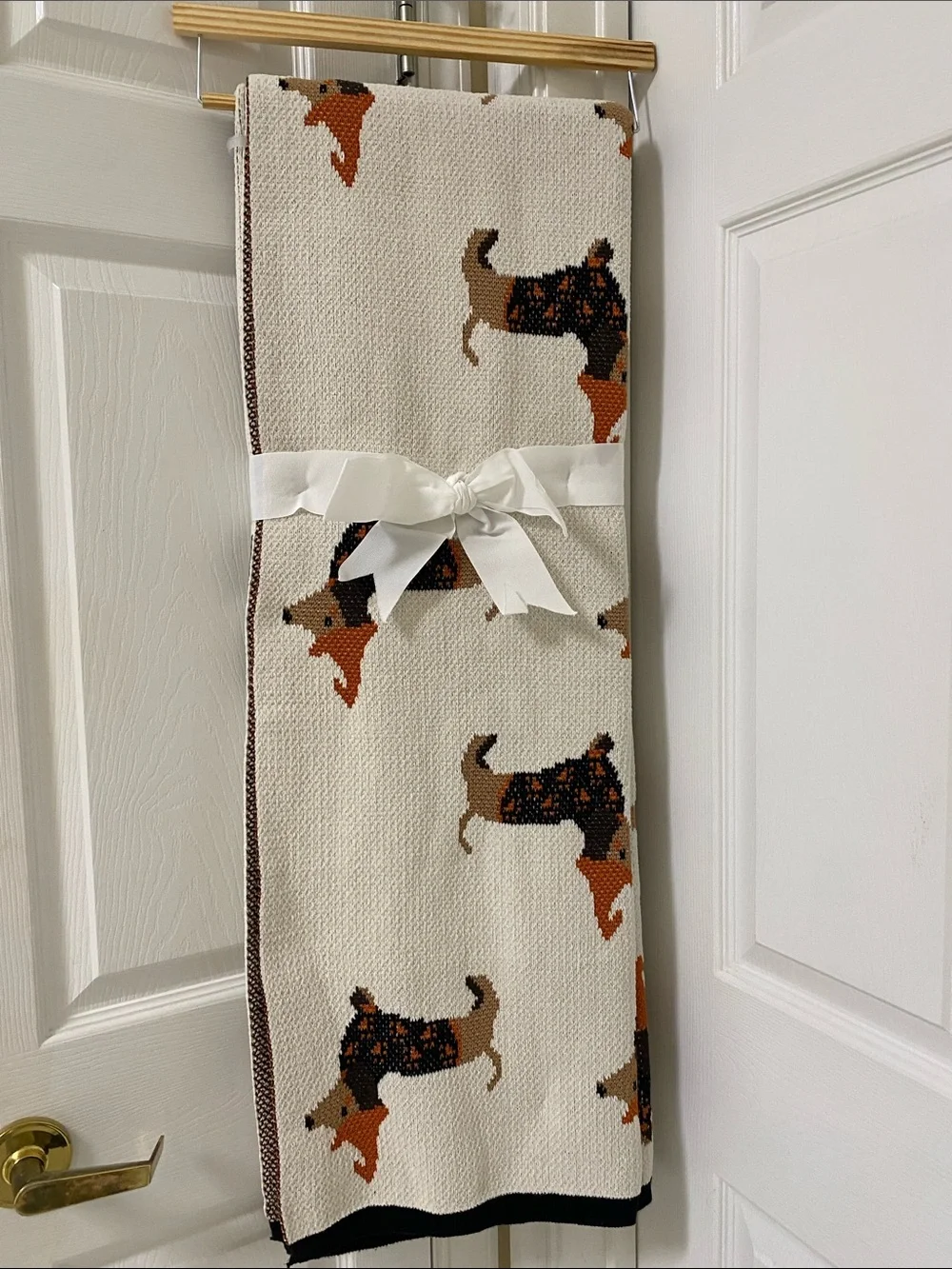 NWT.  Isaac Mizrahi, Halloween dachshund, throw blanket.